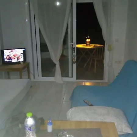 Frama Paradise House 公寓 *