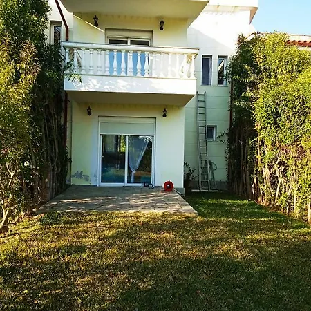 Frama Paradise House *
